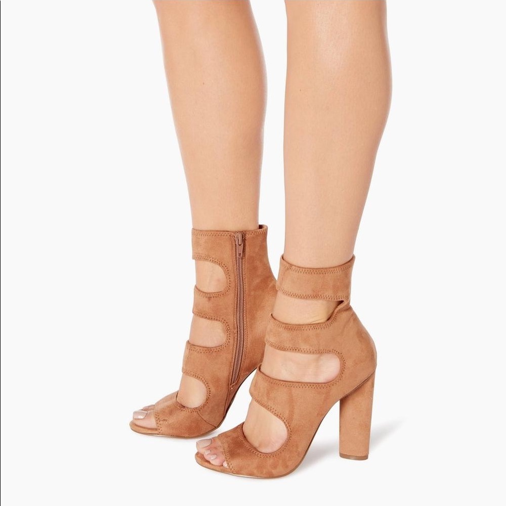 Steve Madden Tawnie Caged Heels